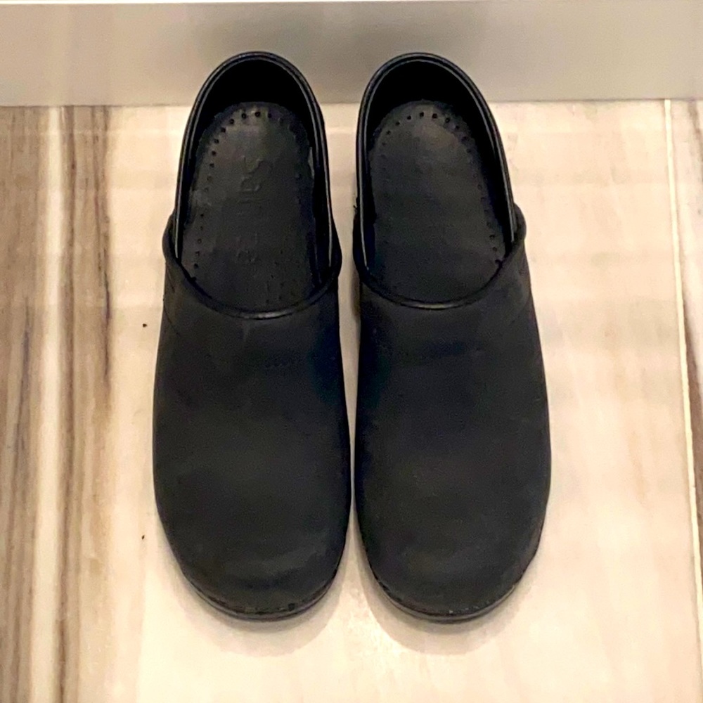 NWOT Women’s Sanita shoes size 38